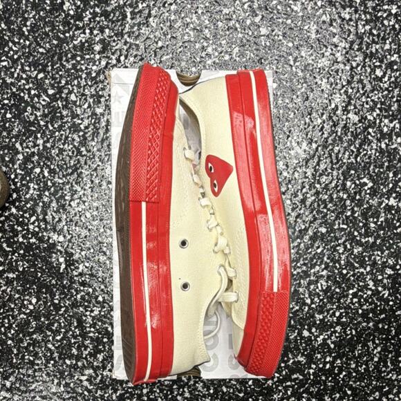 Athletic_Shoes